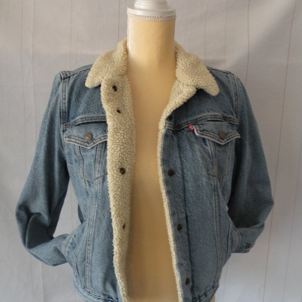 Levis Strauss & Co. women’s Jean Jacket size Medium With Sherpa Fleece Lining - Picture 3 of 16
